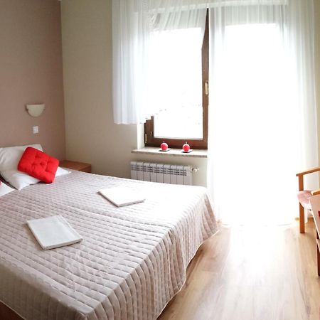 Pokoje Goscinne Jantar Łukęcin Extérieur photo