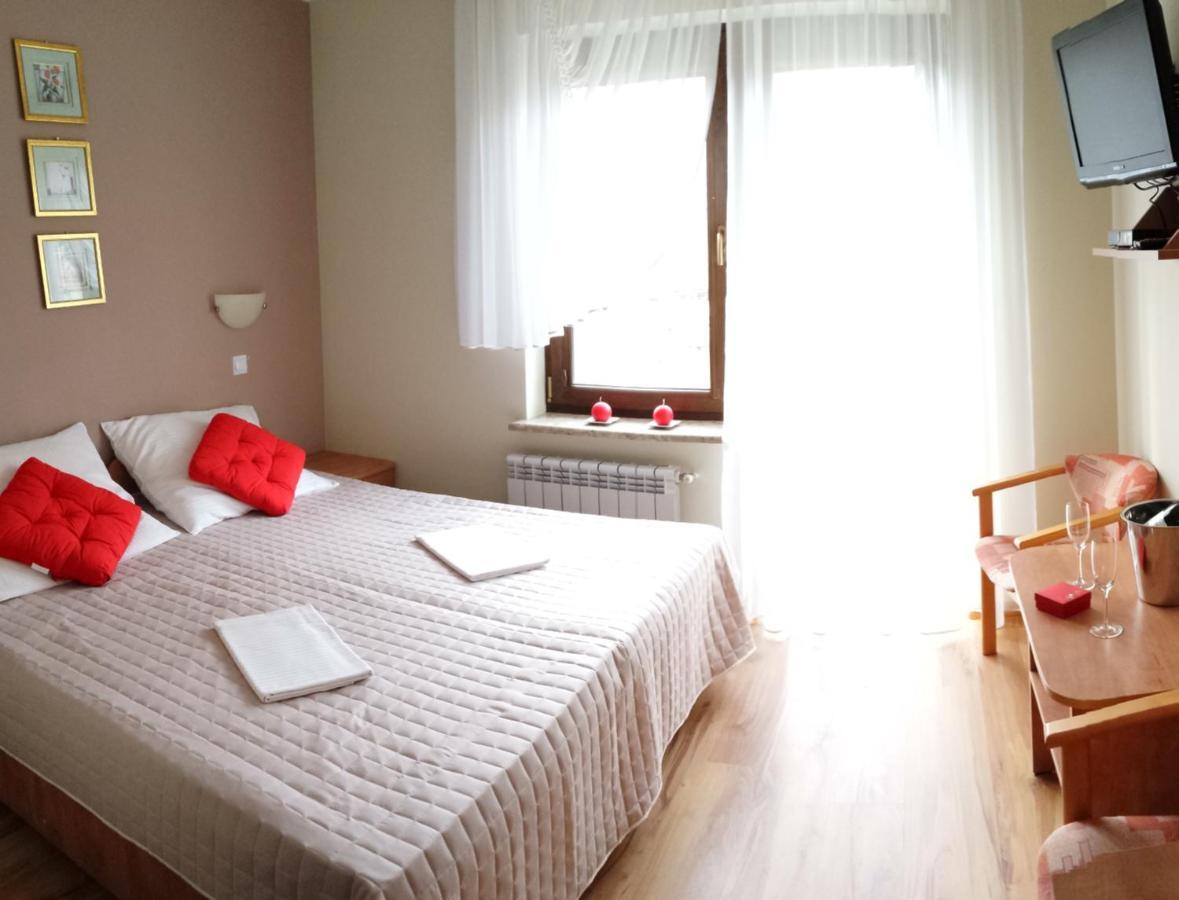 Pokoje Goscinne Jantar Łukęcin Extérieur photo